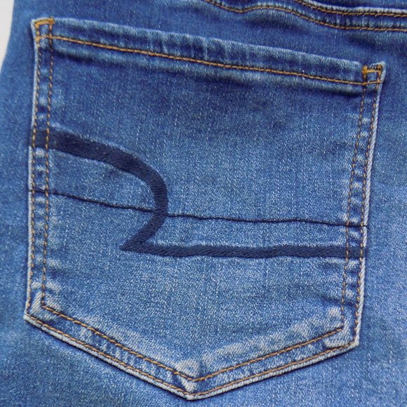 American Eagle Outfitters Next Level Stretched Denim Shorts Size 14 - Picture 4 of 7